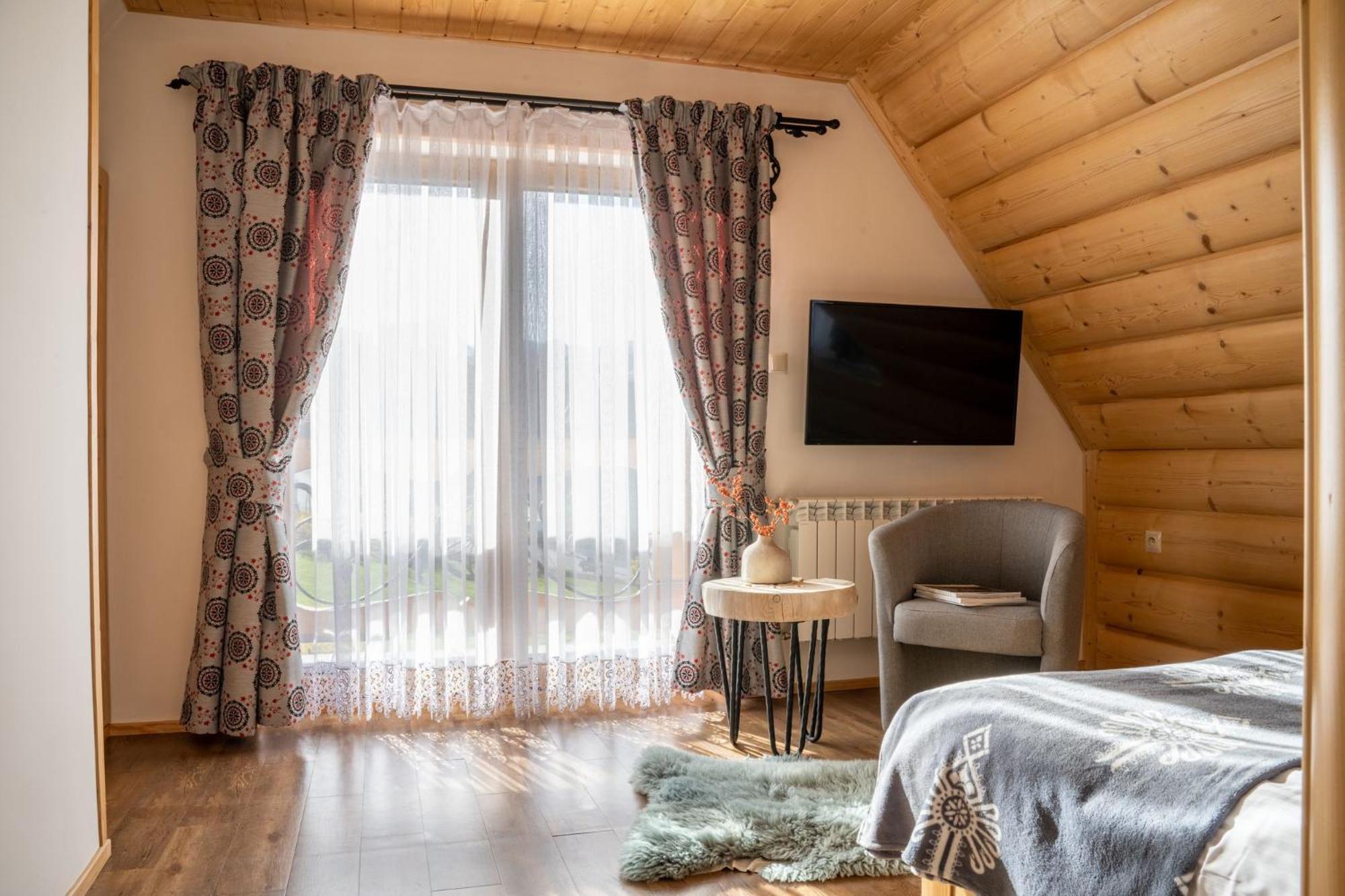 Lux-House & Jacuzzi Sauna ซาโกปาเน ภายนอก รูปภาพ